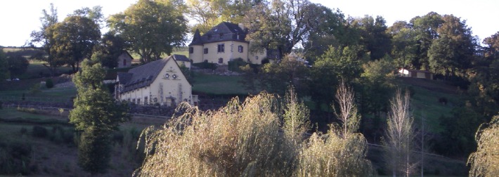 Photo du château de Salles dans le Cantal
