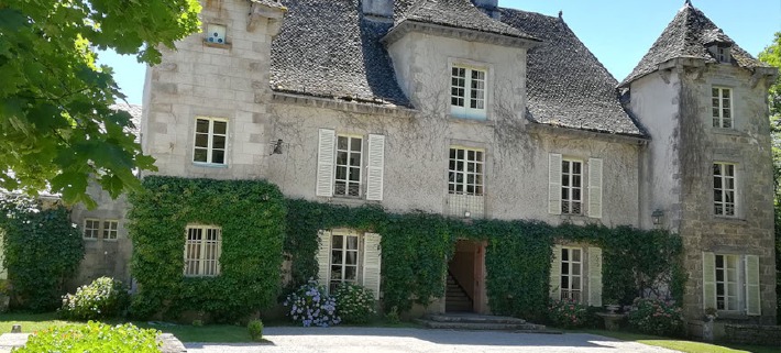 Photo du château de Bassignac dans le Cantal