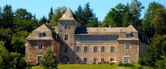 Photo du château des Ternes dans le Cantal