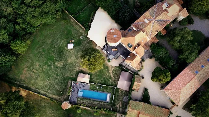 Photo de la salle de réception du domaine de la Tour de Rochefort dans le Puy-de-Dôme