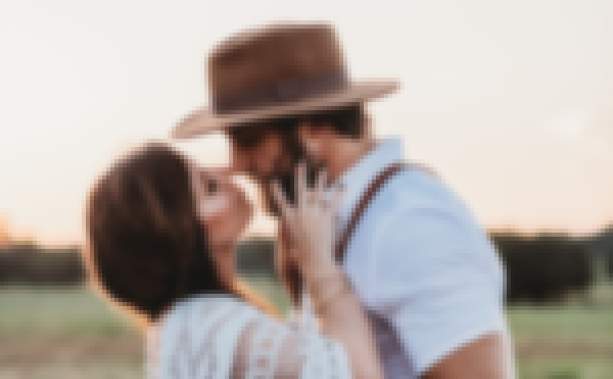 Photo d'un couple prise par un photographe pour un mariage à deux, un élopement en France