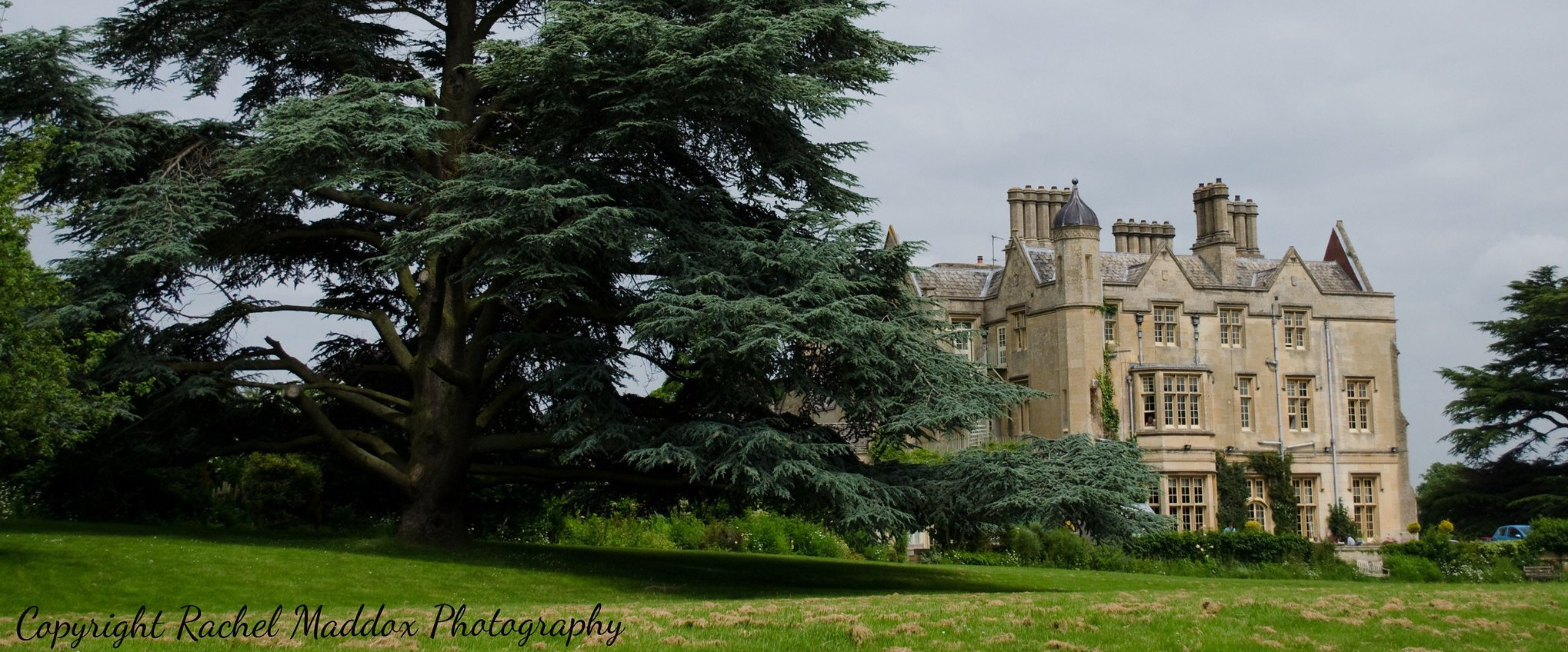 Picture of a beautiful wedding chateau in France.