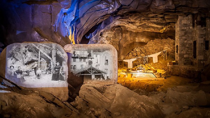 Photo de la grotte de la pierre de Volvic dans le Puy-de-Dôme.