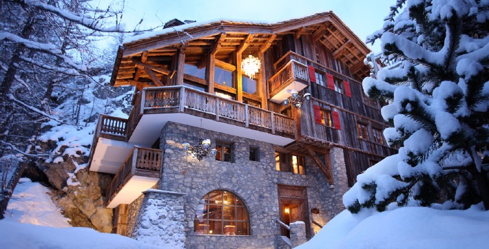 Photo de la façade du chalet Le Rocher à Val d'Isère