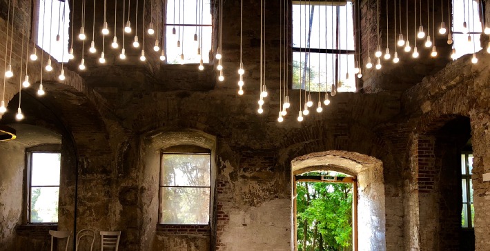 Photo de la façade d'un château en France