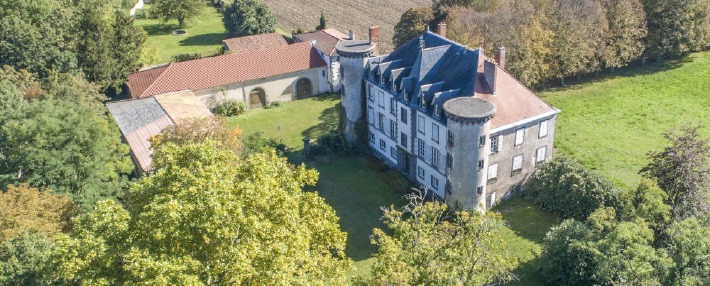 Photo du château de Chignat près de Clermont-Ferrand.