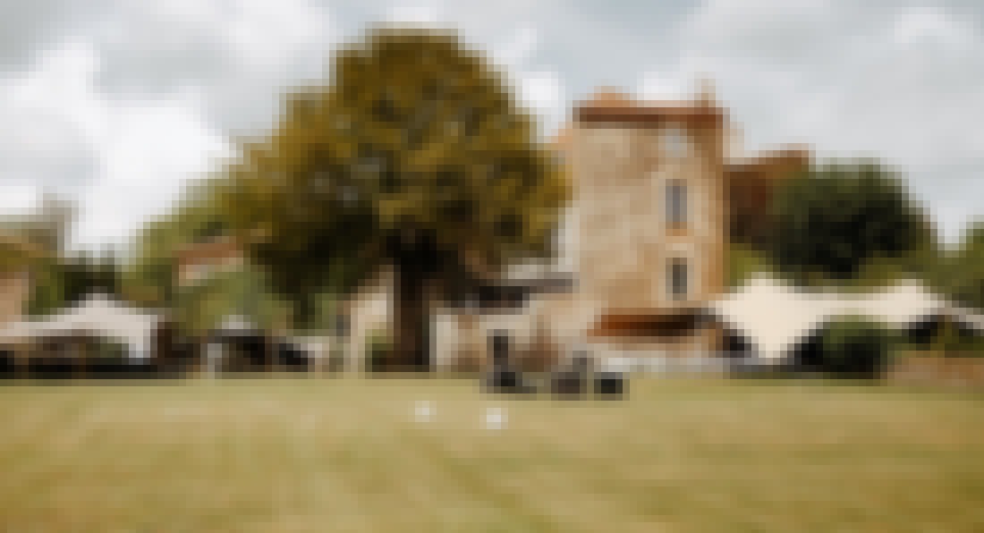 photo de la façade du château de Bois Rigaud prise à l'occasion d'un mariage en France