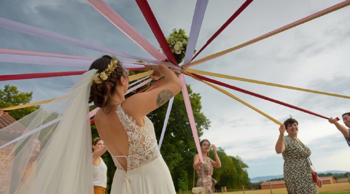 Photo prise par Arty Photos lors d'un shooting d'inspiration mariage en Auvergne organisé avec la wedding planner l'Agence des Mariés