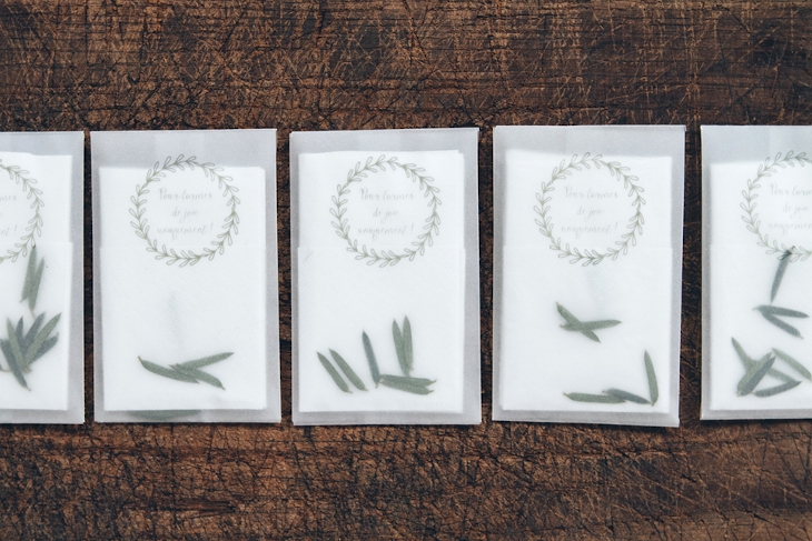 Photo de mouchoirs personnalisés pour un mariage.