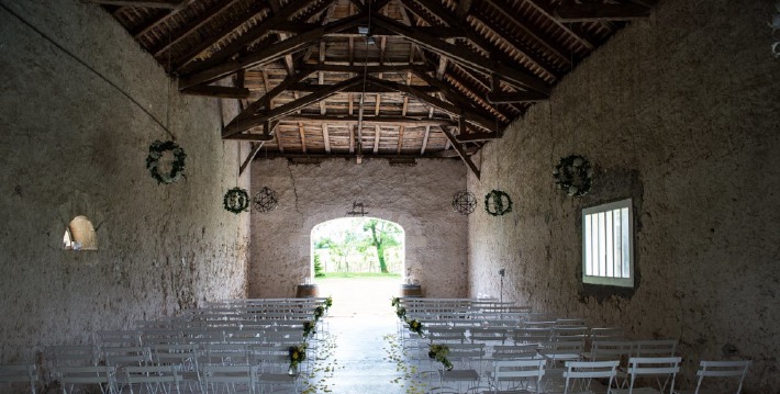 Wedding reception rooom at Château de Soulac, a small wedding venue in the Bordeaux region