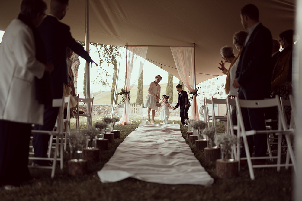 Outdoor marquee at Chateau de Bois Rigaud