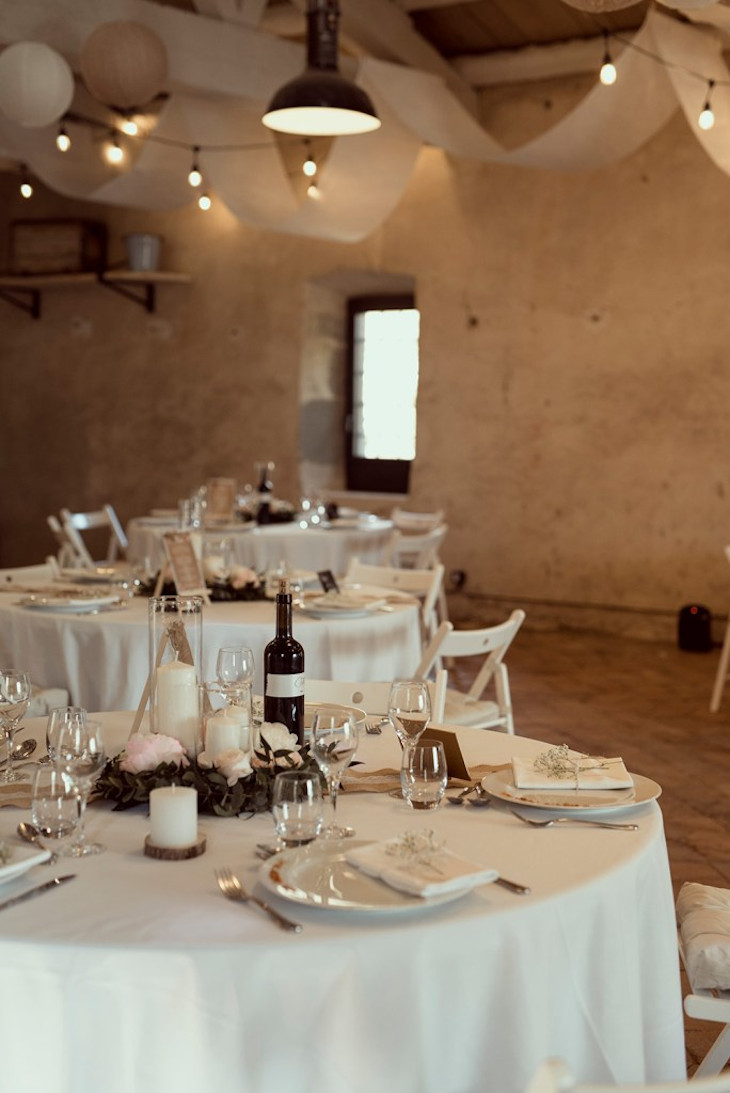 Salle de mariage du Château de Bois Rigaud décoré pour un mariage en mai 2019
